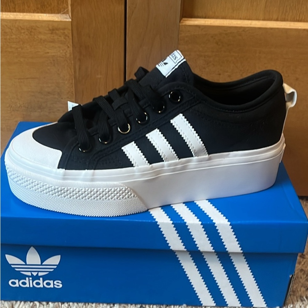 Adidas nizza platform women’s multiples sizes